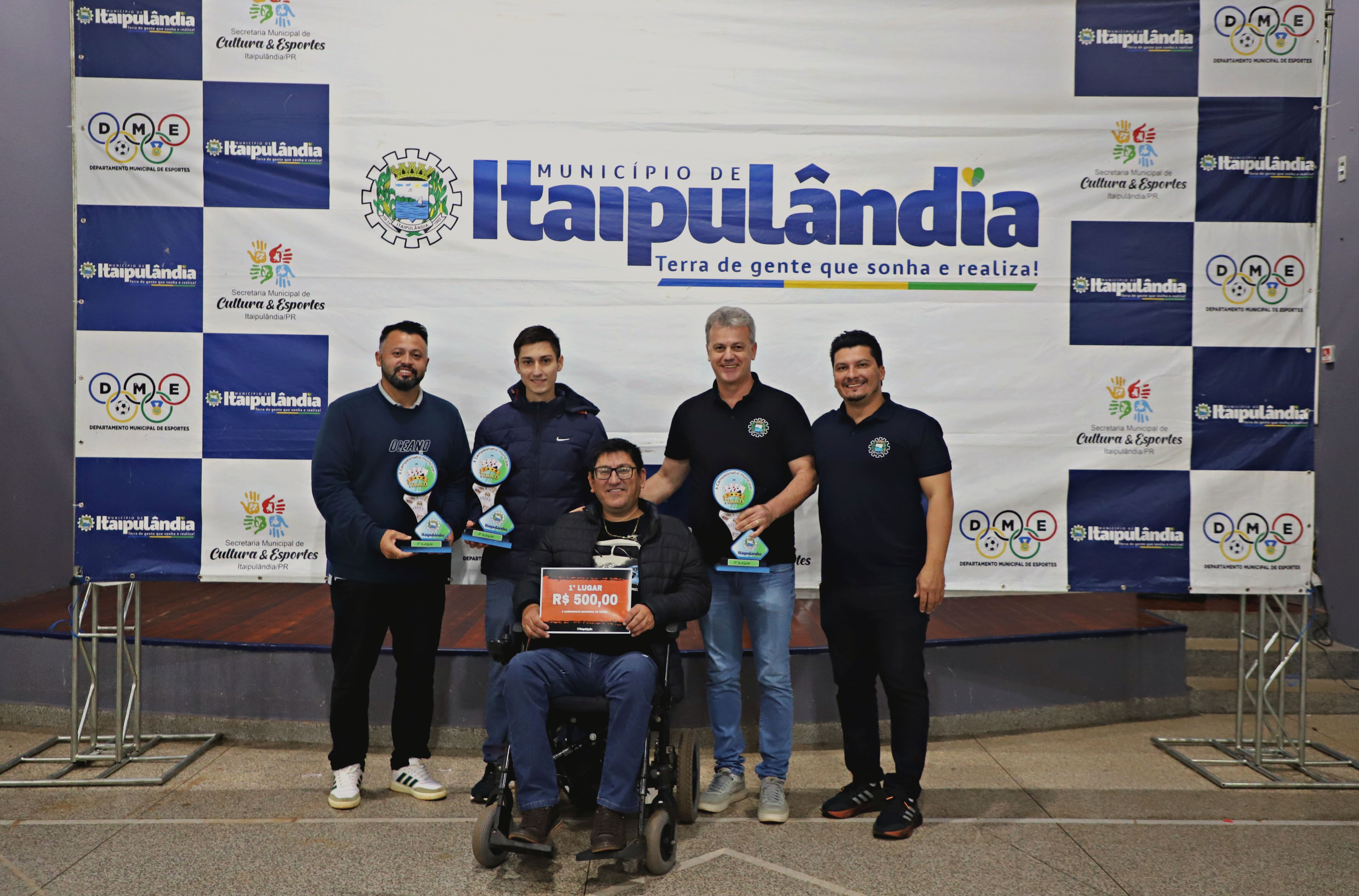 Itaipulândia coroa campeões do Truco e Canastra em noite de grande disputa - foto 1