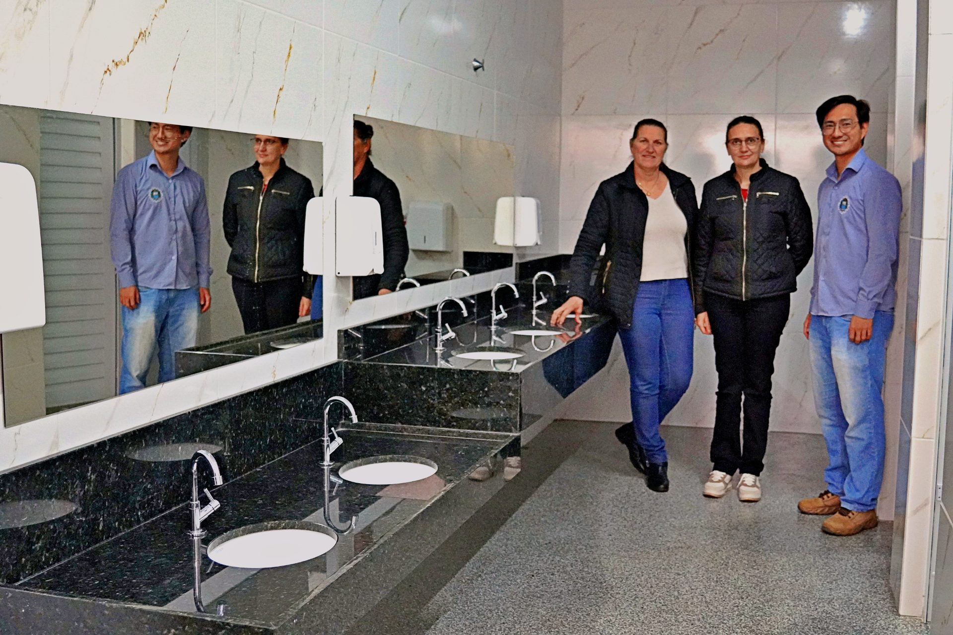 Escola Dona Leopoldina recebe reforma completa de banheiros em Itaipulândia